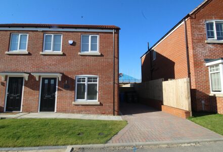 Bradley Vale, 3 bedroom Semi Detached House for sale, £215,000