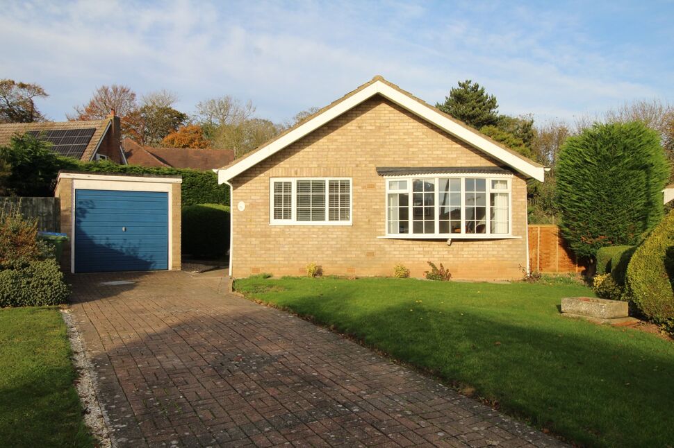 2 bedroom Detached Bungalow for sale