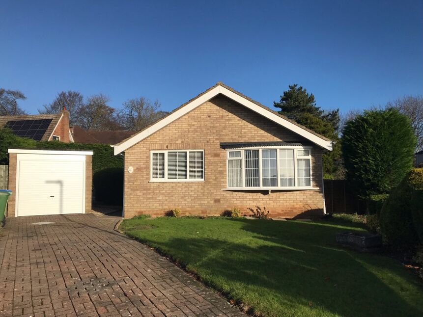 2 bedroom Detached Bungalow for sale