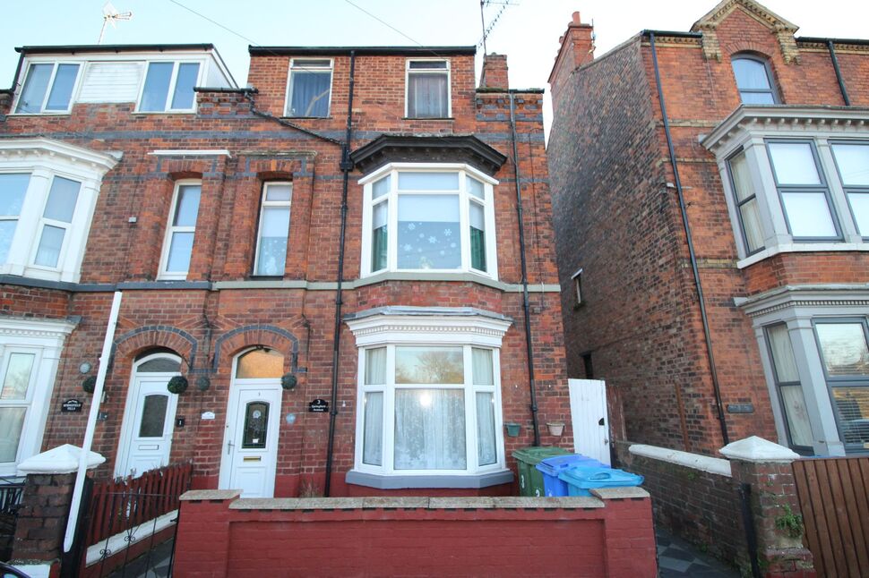 Main image of 1 bedroom  Flat for sale, Springfield Avenue, Bridlington, East Yorkshire, YO15