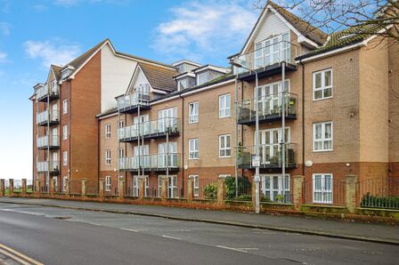 St. Annes Road, 1 bedroom  Flat for sale, £140,000