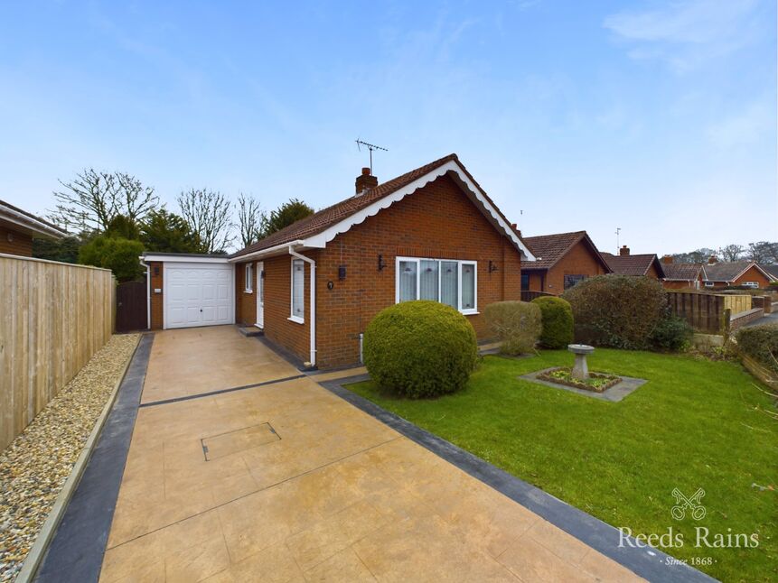 Main image of 2 bedroom Detached Bungalow for sale, Kestrel Drive, Bridlington, East Yorkshire, YO16