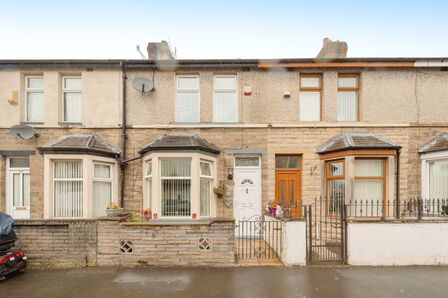 Lyndhurst Road, 3 bedroom Mid Terrace House for sale, £110,000