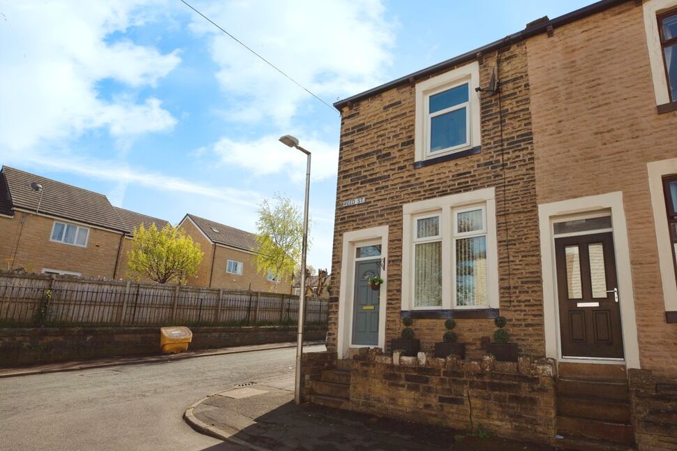 Main image of 3 bedroom End Terrace House to rent, Reed Street, Burnley, Lancashire, BB11