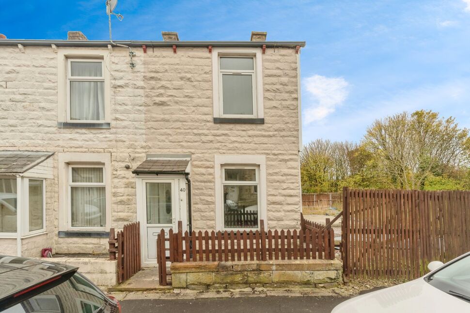 2 bedroom End Terrace House for sale