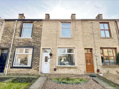 Bury Road, 2 bedroom Mid Terrace House for sale, £225,000