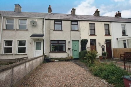 Knockagh Terrace, 2 bedroom Mid Terrace House for sale, £129,950