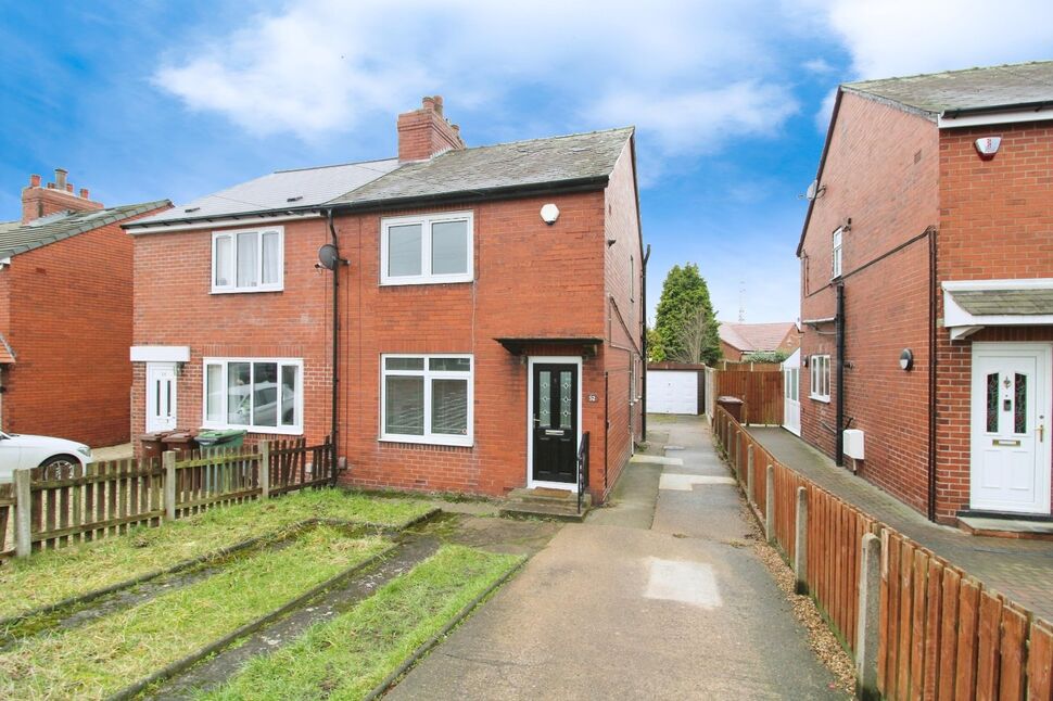 Main image of 2 bedroom Semi Detached House to rent, Redhill Drive, Castleford, West Yorkshire, WF10