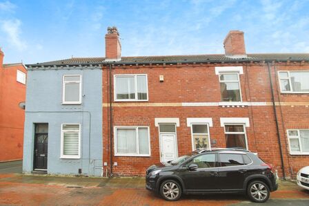 Glebe Street, 2 bedroom Mid Terrace House to rent, £775 pcm