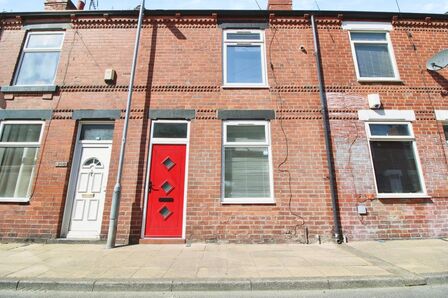 Smawthorne Avenue, 2 bedroom Mid Terrace House to rent, £800 pcm