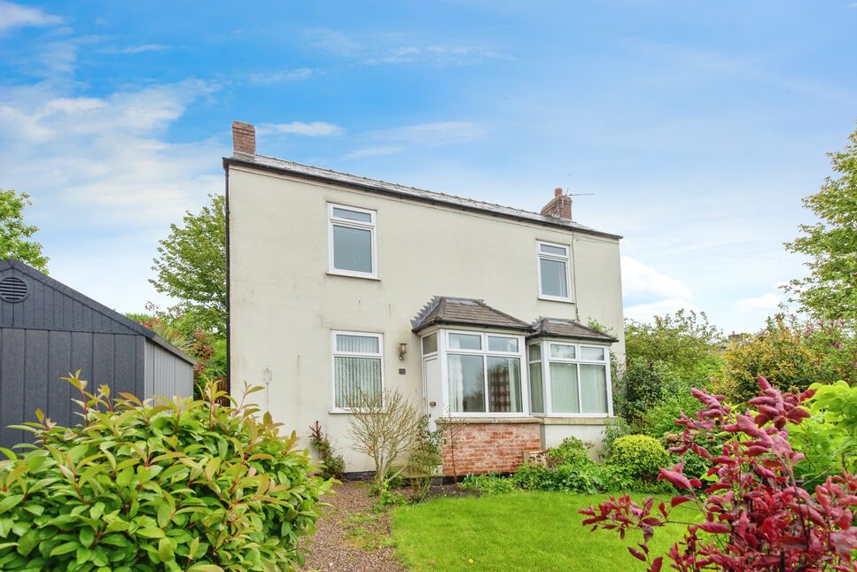 Main image of 3 bedroom Detached House for sale, Mount Pleasant, Castleford, West Yorkshire, WF10