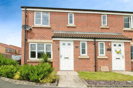 Lime Tree Close, 3 bedroom Semi Detached House to rent, £1,250 pcm
