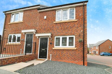 2 bedroom Semi Detached House to rent