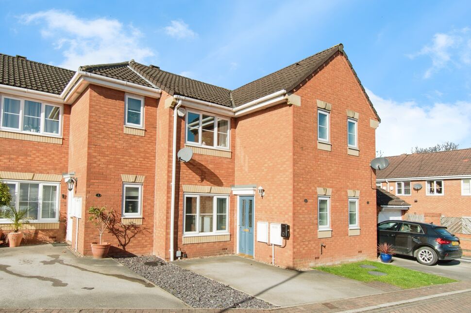 Main image of 3 bedroom Mid Terrace House for sale, Montrose Gardens, Castleford, West Yorkshire, WF10