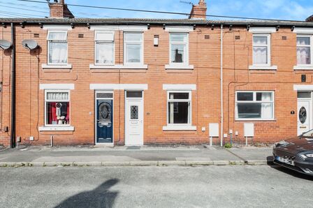 2 bedroom Mid Terrace House for sale