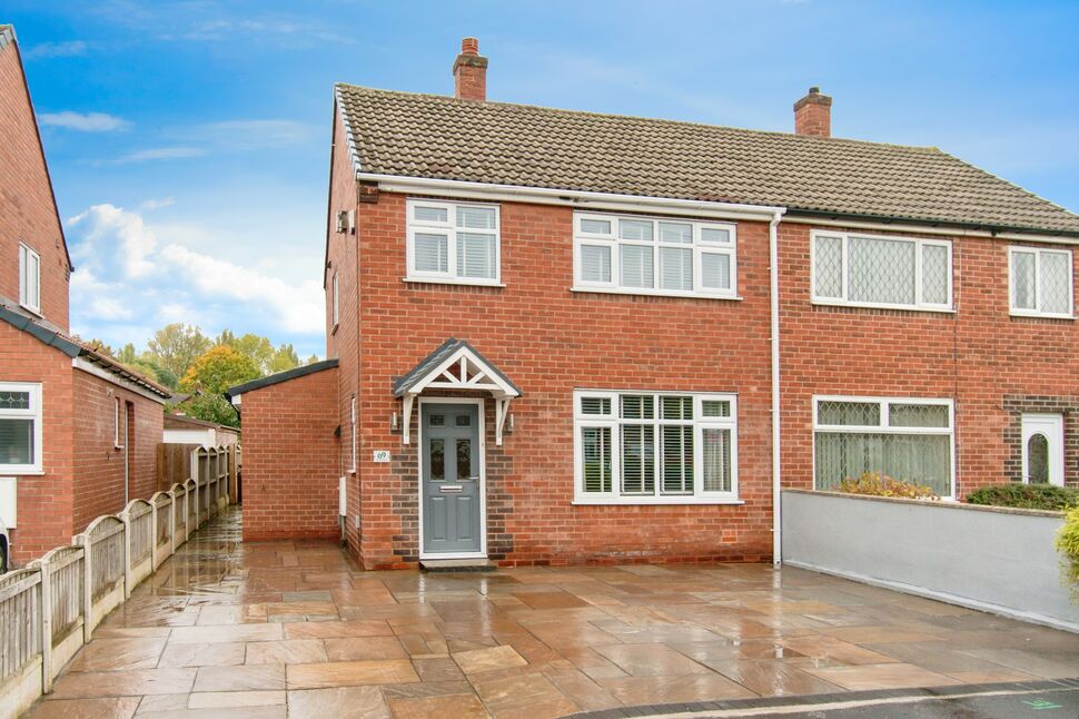 Main image of 3 bedroom Semi Detached House for sale, Hemsby Road, Castleford, West Yorkshire, WF10