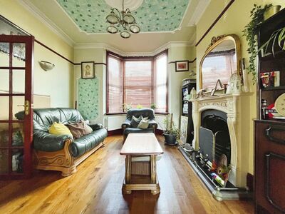 Farley Road, 4 bedroom Mid Terrace House for sale, £700,000