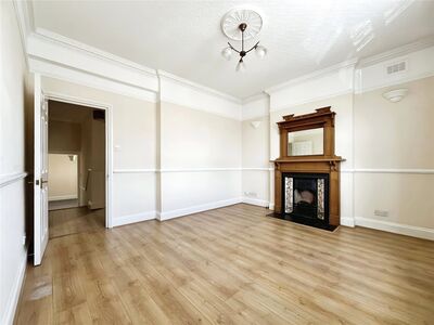 1 bedroom  Flat for sale