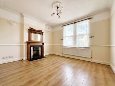 1 bedroom  Flat for sale