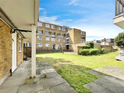 1 bedroom  Flat for sale