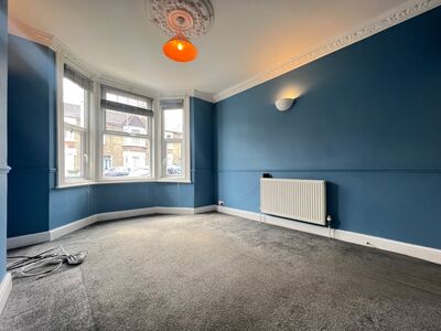 2 bedroom  Flat to rent