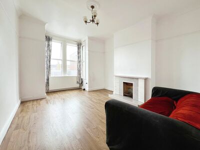 2 bedroom End Terrace Flat for sale