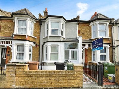 4 bedroom Mid Terrace House for sale