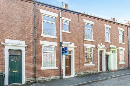 Congress Street, 2 bedroom Mid Terrace House to rent, £725 pcm