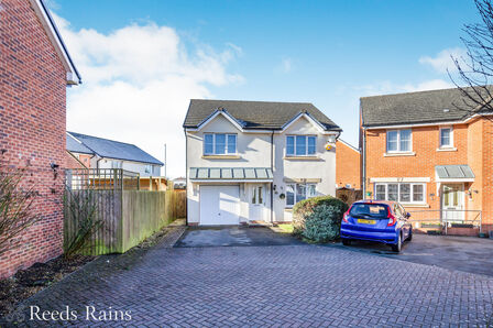 Plantation Close, 4 bedroom Detached House for sale, £325,000