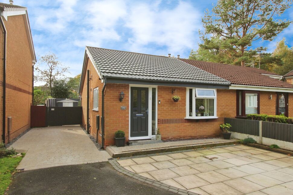 Main image of 2 bedroom Semi Detached Bungalow for sale, Clover Field, Clayton-le-Woods, Lancashire, PR6