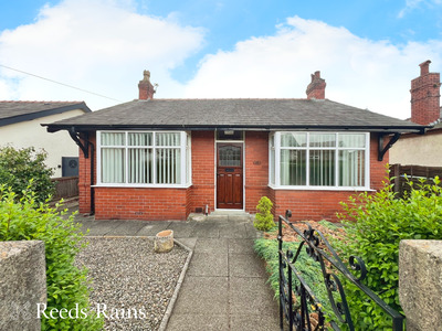 Watkin Road, 2 bedroom Detached Bungalow for sale, £240,000