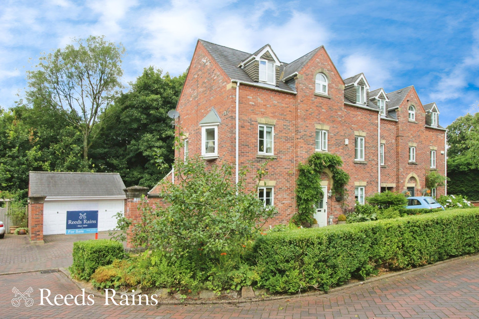 Main image of 4 bedroom Semi Detached House for sale, Rufford Close, Chorley, Lancashire, PR7