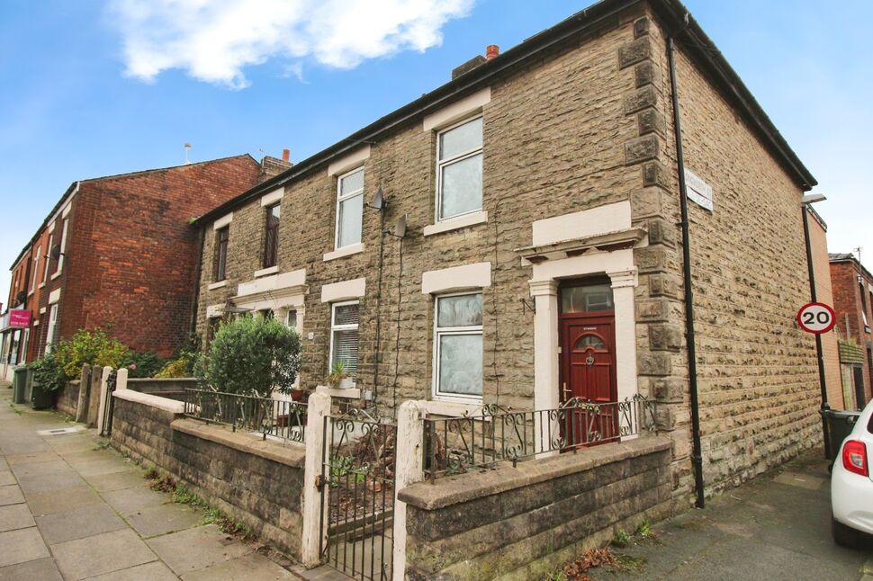 Main image of 2 bedroom End Terrace House for sale, Pall Mall, Chorley, Lancashire, PR7