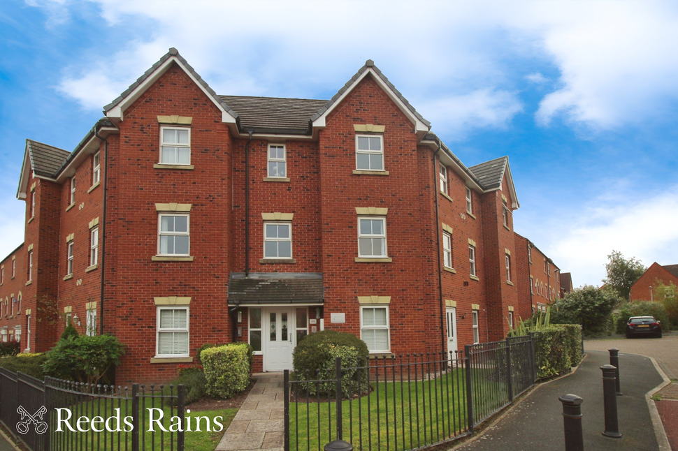 Main image of 2 bedroom  Flat for sale, Quins Croft, Leyland, Lancashire, PR25