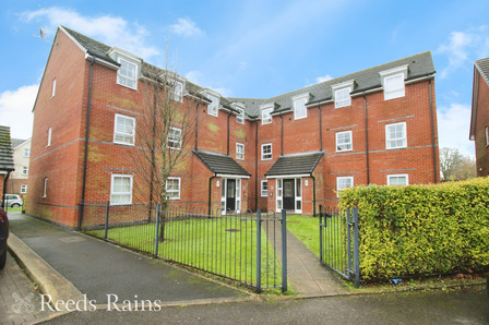 Titan Court, 2 bedroom  Flat for sale, £110,000