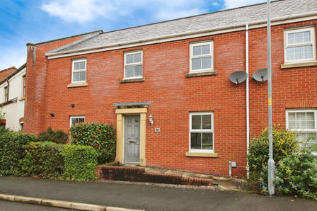 2 bedroom Mid Terrace House for sale