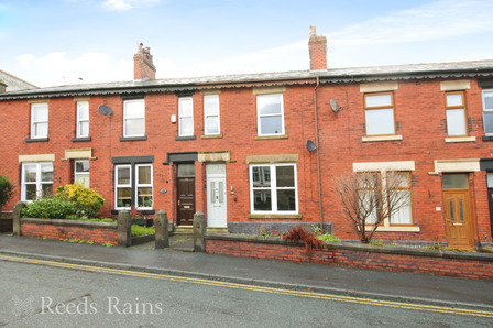 School Lane, 2 bedroom Mid Terrace House for sale, £210,000