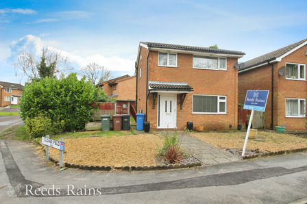 Clover Field, 3 bedroom Detached House for sale, £190,000