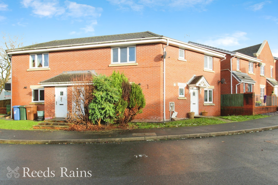 Main image of 2 bedroom  Flat for sale, Keepers Wood Way, Chorley, Lancashire, PR7