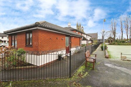 1 bedroom Detached Bungalow for sale