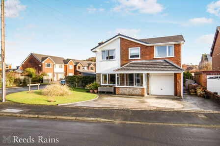 Balmoral Drive, 5 bedroom Detached House for sale, £385,000