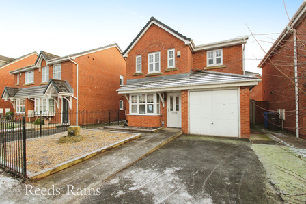 Farriers Way, 4 bedroom Detached House for sale, £275,000