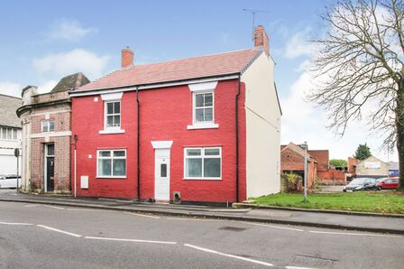 High Street, 7 bedroom Detached House for sale, £450,000