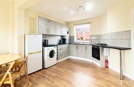 3 bedroom End Terrace House for sale