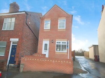 Cemetery Road, 3 bedroom Detached House to rent, £850 pcm