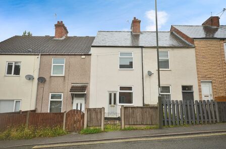 Station Road, 2 bedroom Mid Terrace House for sale, £110,000