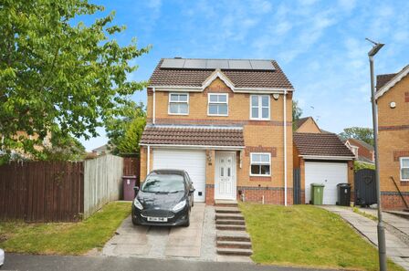 Kingfisher Court, 3 bedroom Detached House to rent, £1,050 pcm