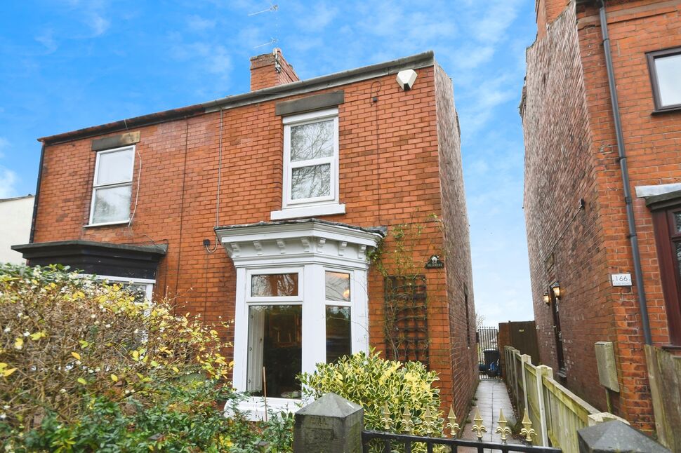 Main image of 2 bedroom Semi Detached House for sale, Park Road, Chesterfield, Derbyshire, S40