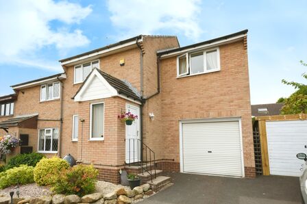 Cairn Drive, 3 bedroom End Terrace House for sale, £230,000