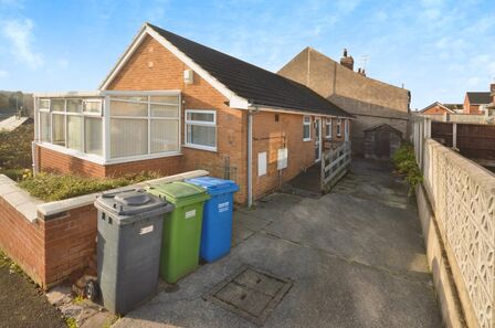 Fowler Street, 2 bedroom Detached Bungalow to rent, £925 pcm